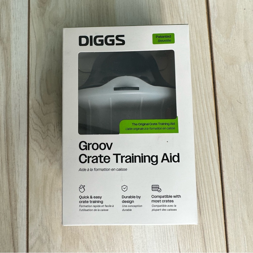 NEW Diggs Groov Crate Training Aid -‎ Navy Blue - Puppy Enrichment Lick Toy Dogs